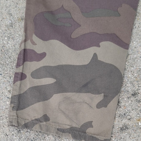 Dockers Alpha Khaki Camo Pants - Picture 7 of 7